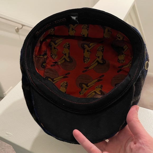 Goorin Bros newsie flat cap blue plaid cap. Amazing inside lining. Size small. - Picture 10 of 13
